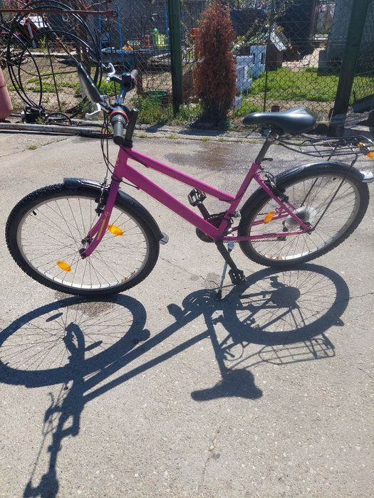 Bicicleta gata de mers Bicicleta MTB
Se vinde bicicletă în stare bună de funcționare, ideală atât pentru oraș cât și pentru drumuri