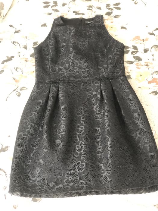 Официална рокля.