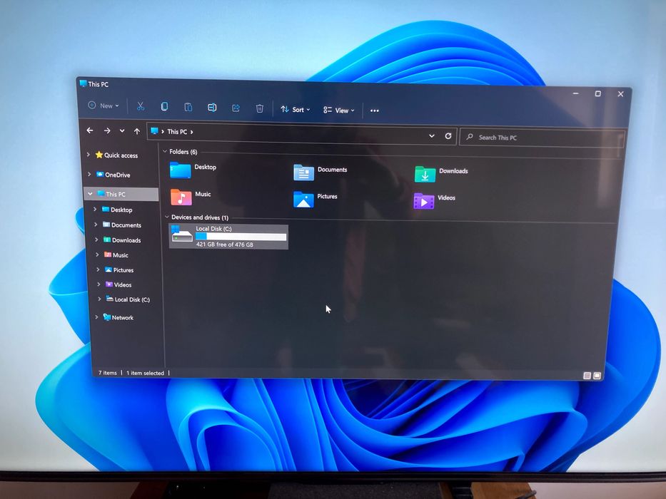 Мини компютър без вентилаторна охлаждане