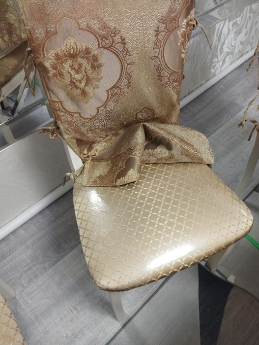 Продам стол и стулья