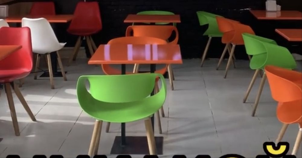 Стол и стулья для фаст - фуда