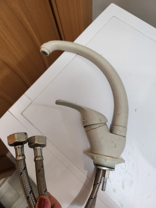 Смесител за мивка