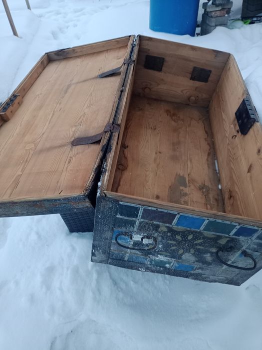 Продам бабушкин сундук