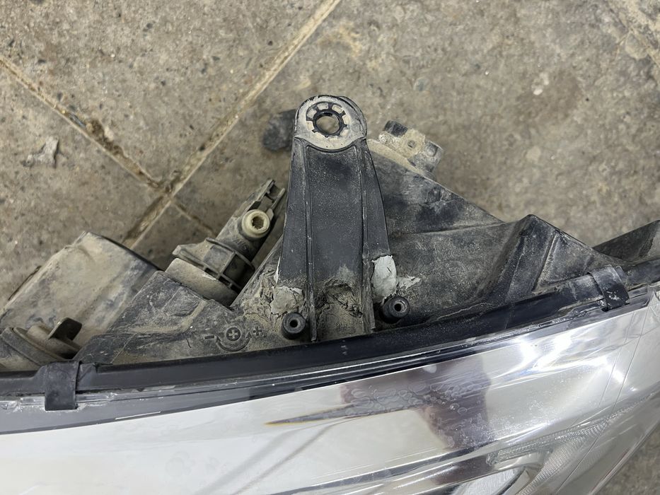 Фара рено логан2 2021