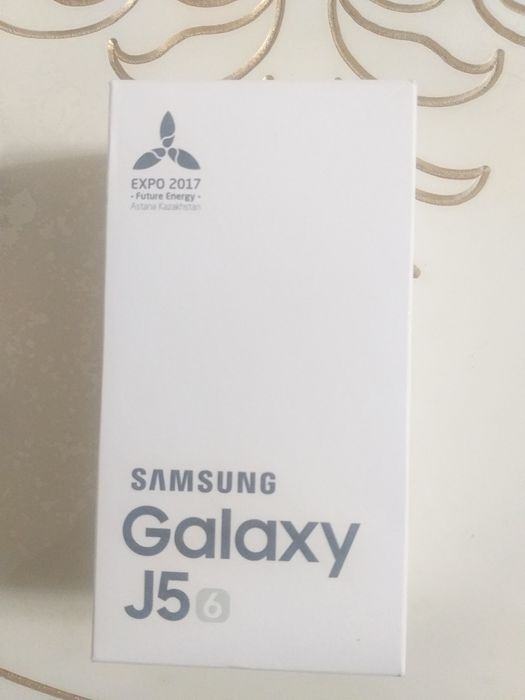 Самсунг Галакси j5