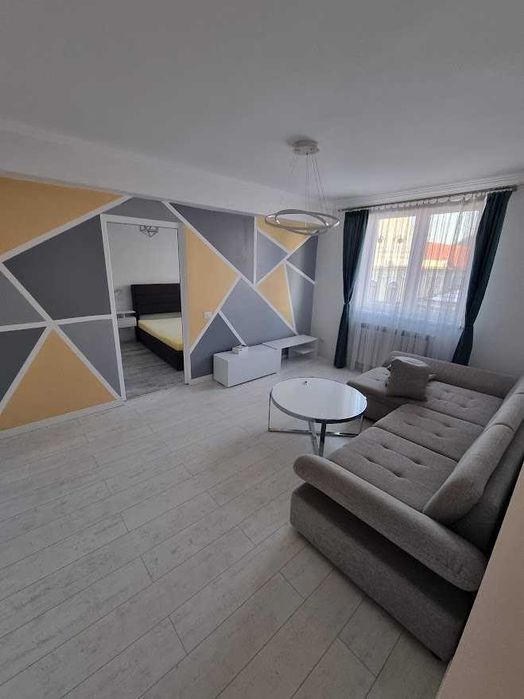 Apartament de inchiriat - 2 camere - central - etaj 3