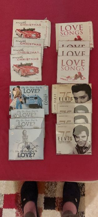 Продавам чисто нови, оригинални сд-дискове на Елвис Пресли.