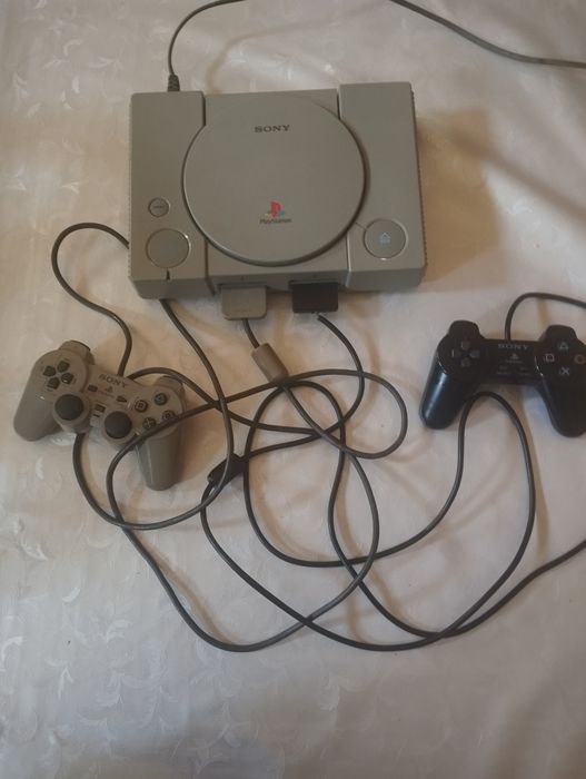 Playstation 1 sotiladi