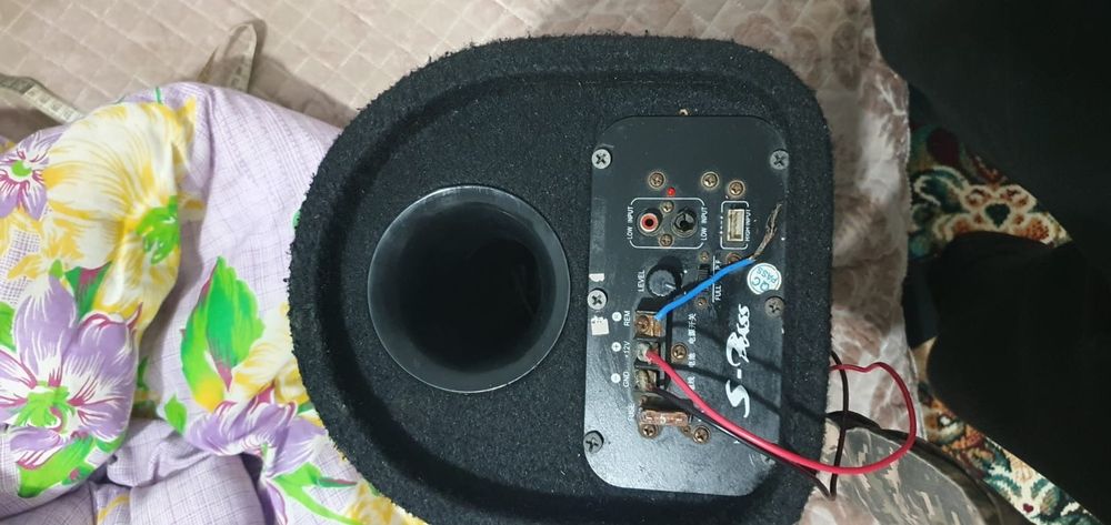 Сабвуфер активный