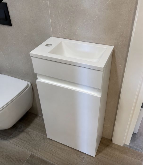 Mobilier baie MDF cu lavoar inclus – alb lucios