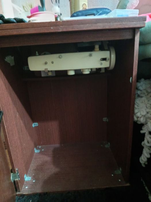 Старая швейная машина