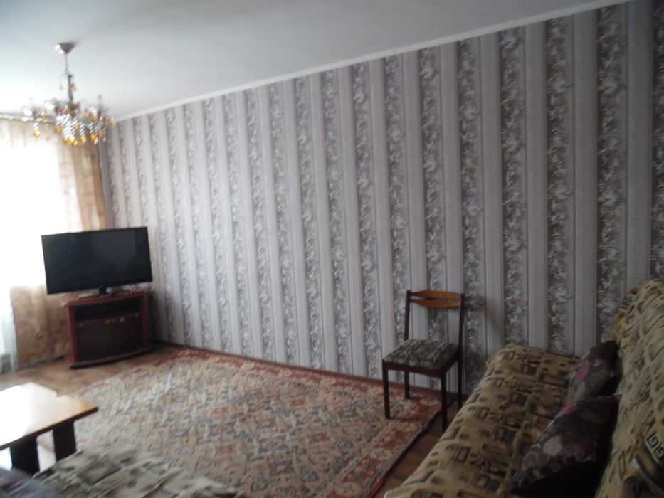 Сдам 2 комн. кв в центре