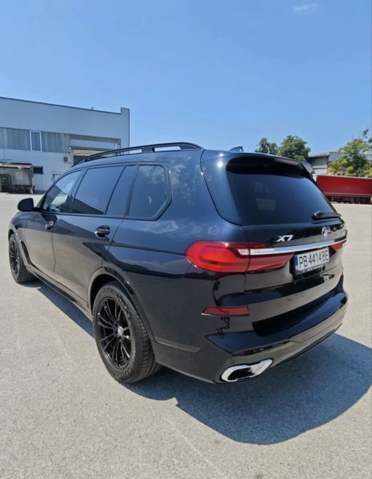 BMW   X7    M40i