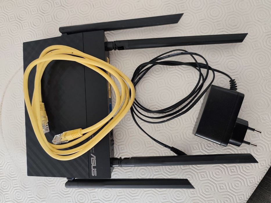 Router ASUS RT-AC57U