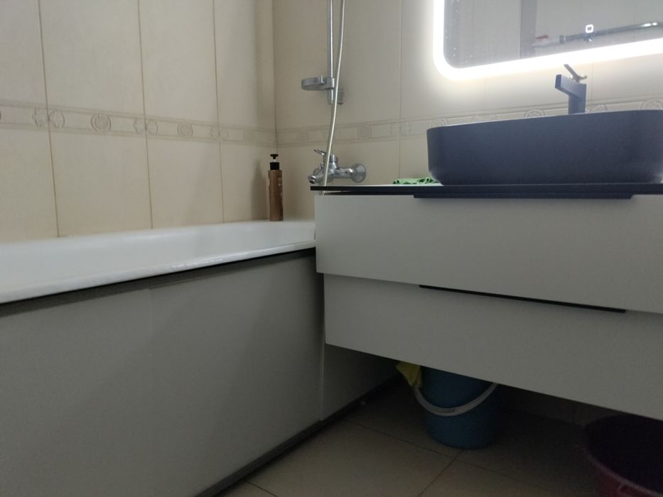 Раковина с краном