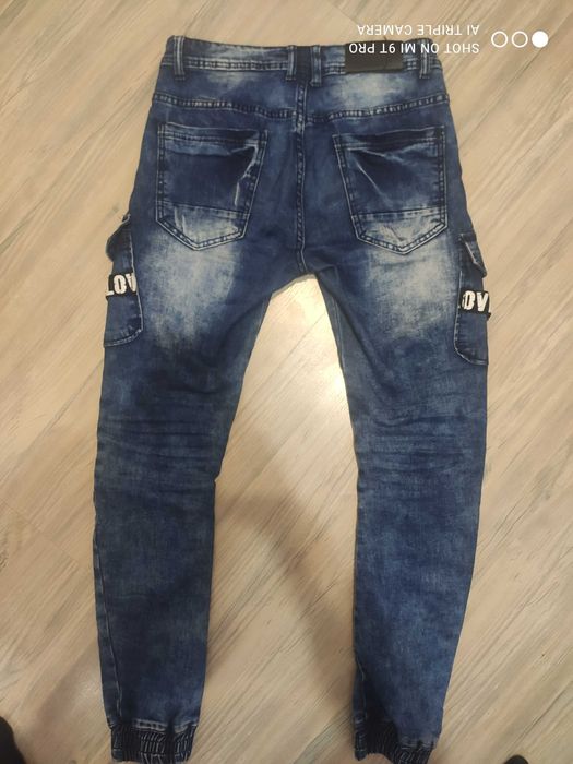 Сини карго панталони