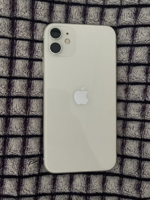 продам iphone 11 4/64GB white