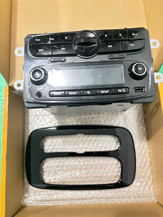 Radio Smart 453 radio , оригинално радио за Смарт 453 след 2017 год.