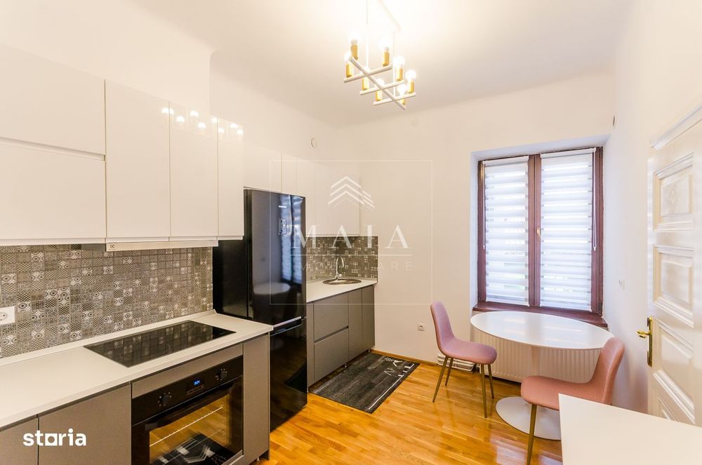 Apartament 3 camere, imobil tip vila, zona centrala, cu garaj