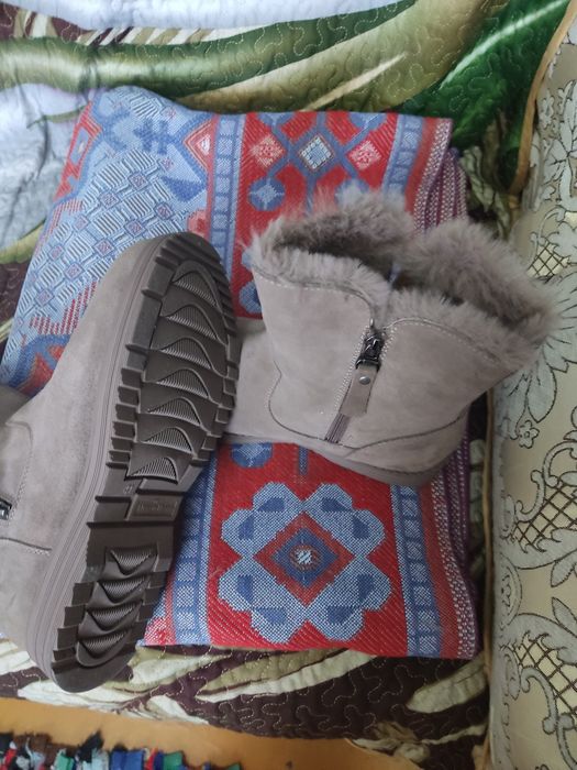 Продам женские сапоги