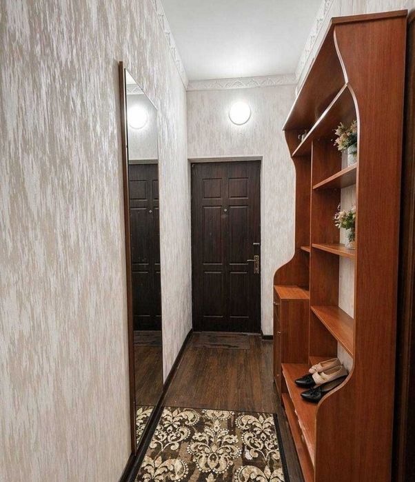 Продаётся двухкомнатная на м-в Феруза