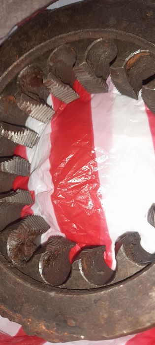 Плашка на ось чулка ступицы.