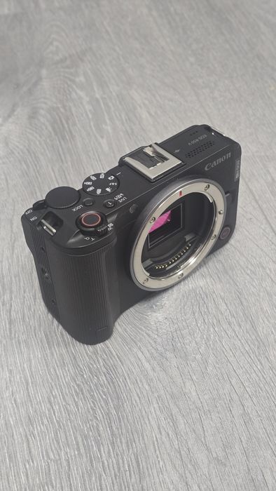 Camera Canon EOS R50V  (RV)