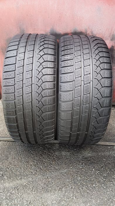 2бр. зимни гуми 245/40/18 Pirelli P Zero Winter 
dot23