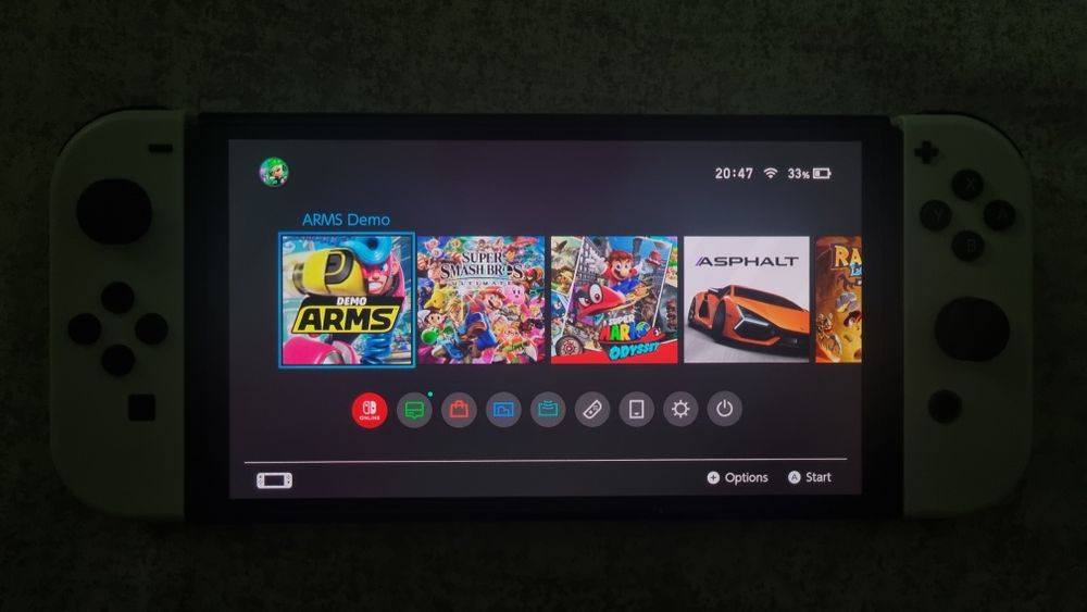 Nintendo Switch Oled - Ca nou + 18 jocuri și toate accesoriile