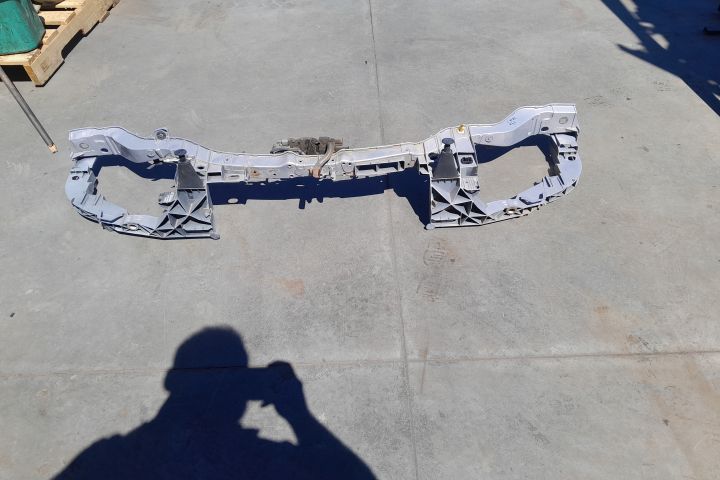Trager / Calandru AM51-8B041-A AM51-8B041-A Ford C-Max a 2-a generati