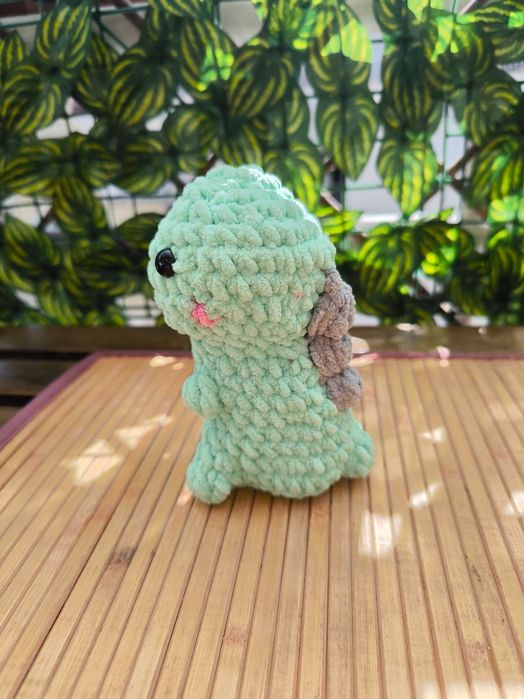 Ръчно плетени играчки по поръчка – динозавър, костенурка и зайче