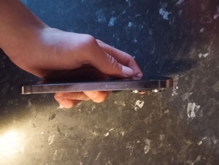 Vând iPhone 14 pro