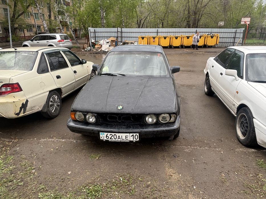 Продам бмв 520i