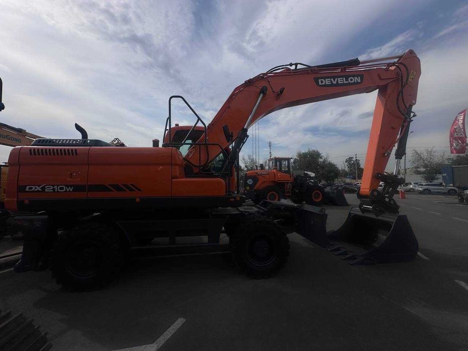DEVELON (DOOSAN) DX210W Вариантлар бор