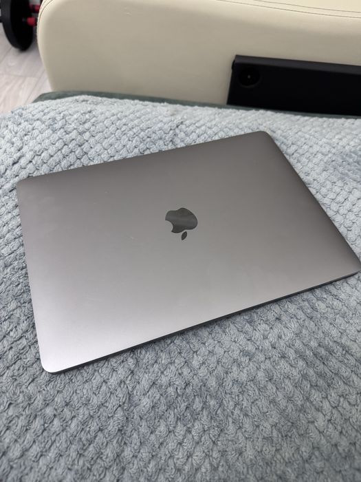 Macbook 2019 13”