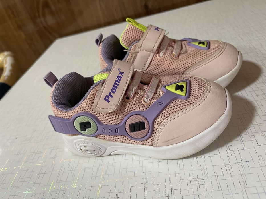 Красовки обувь на девочку 24 25 размер