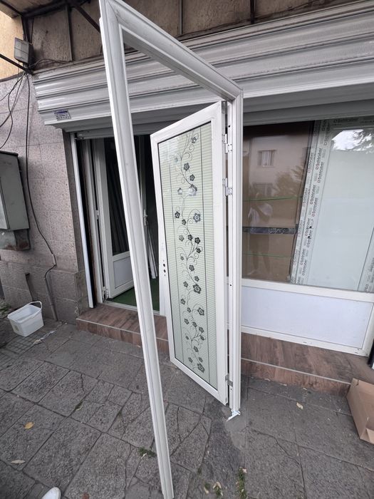 Врати за баня налични 68/200 Орландовци