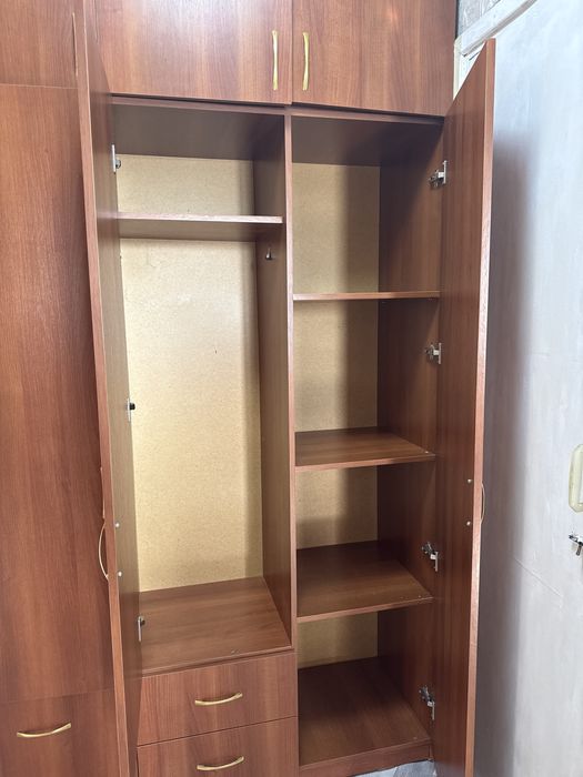 Продам шкаф в отличном состоянии.