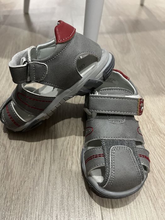 Обувь сандали кроссовки