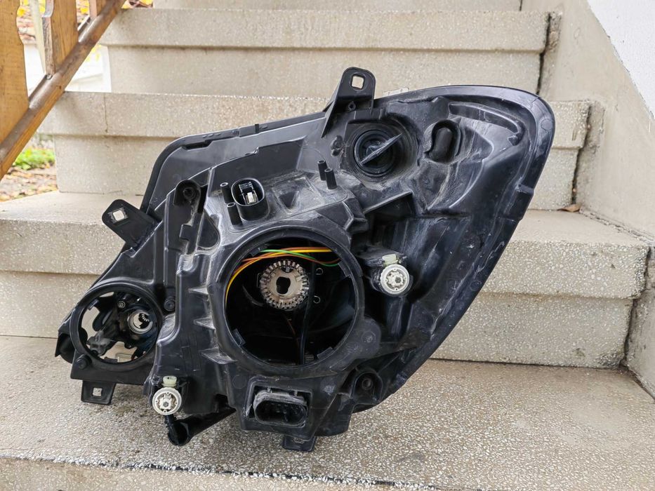 Фар Mercedes Sprinter W906 LED Bi-Xenon/Фар Мерцедес Спринтер Оригинал