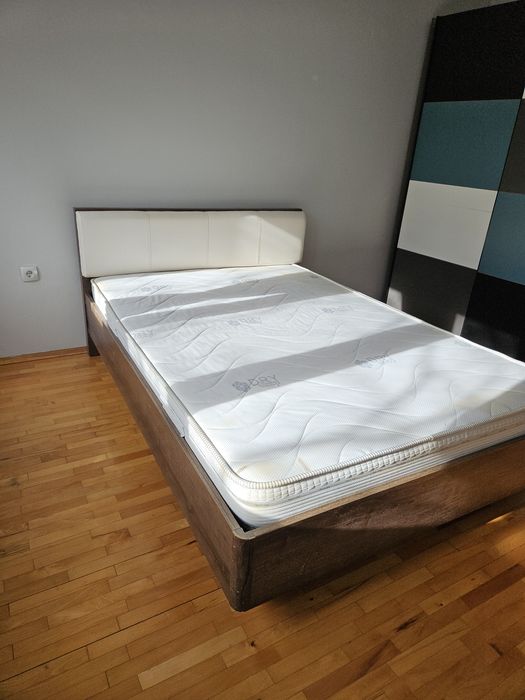 Легло + матрак 140х200 в добро състояние - цена  30 Евро