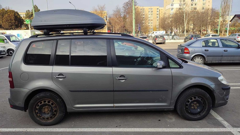VW Touran Highline 7 locuri DSG - masina de familie