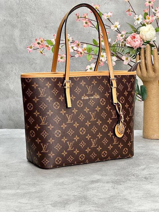 Genti Louis Vuitton noi