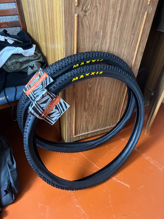 Продам новые покрышки Maxxis максис m366