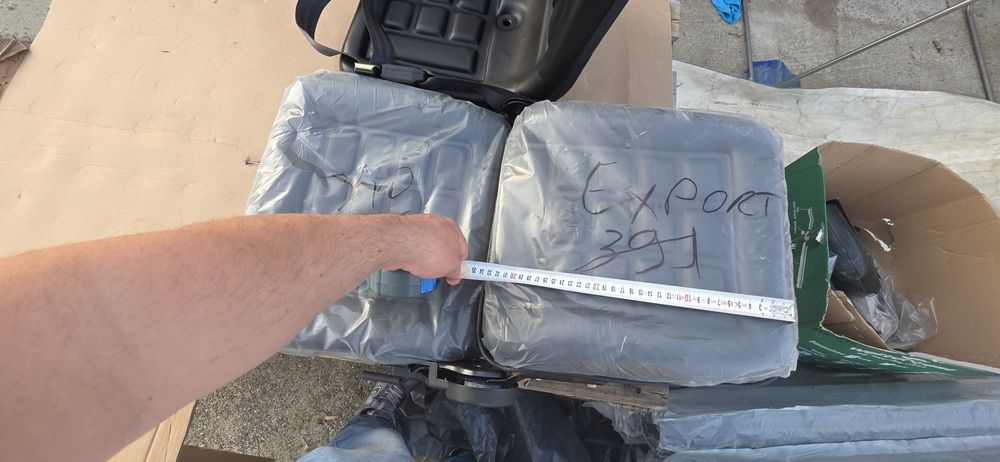 Scaun macara manitou stivuitor macara încărcător frontal este rabatabil pret 360 lei se poate trimite prin curier rapid în toată tara