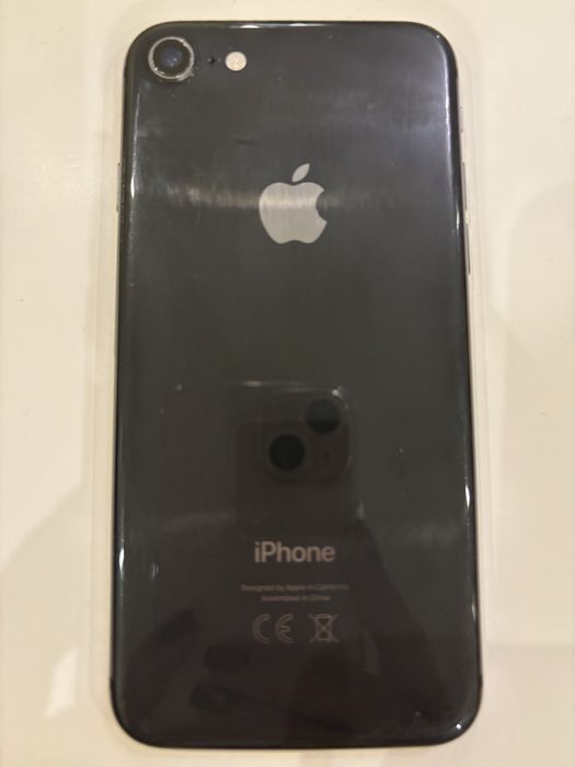 Телефон Iphone 8