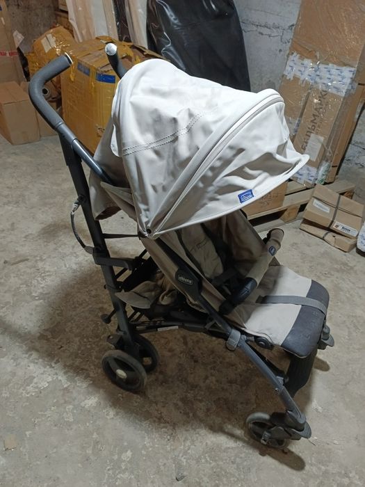 Продаю коляску chicco