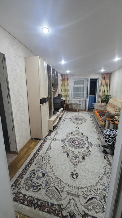 На подселение девушку или женщину