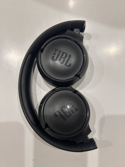 Безпроводные наушники JBL tune