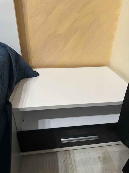 Продавам обзавеждане за спалня